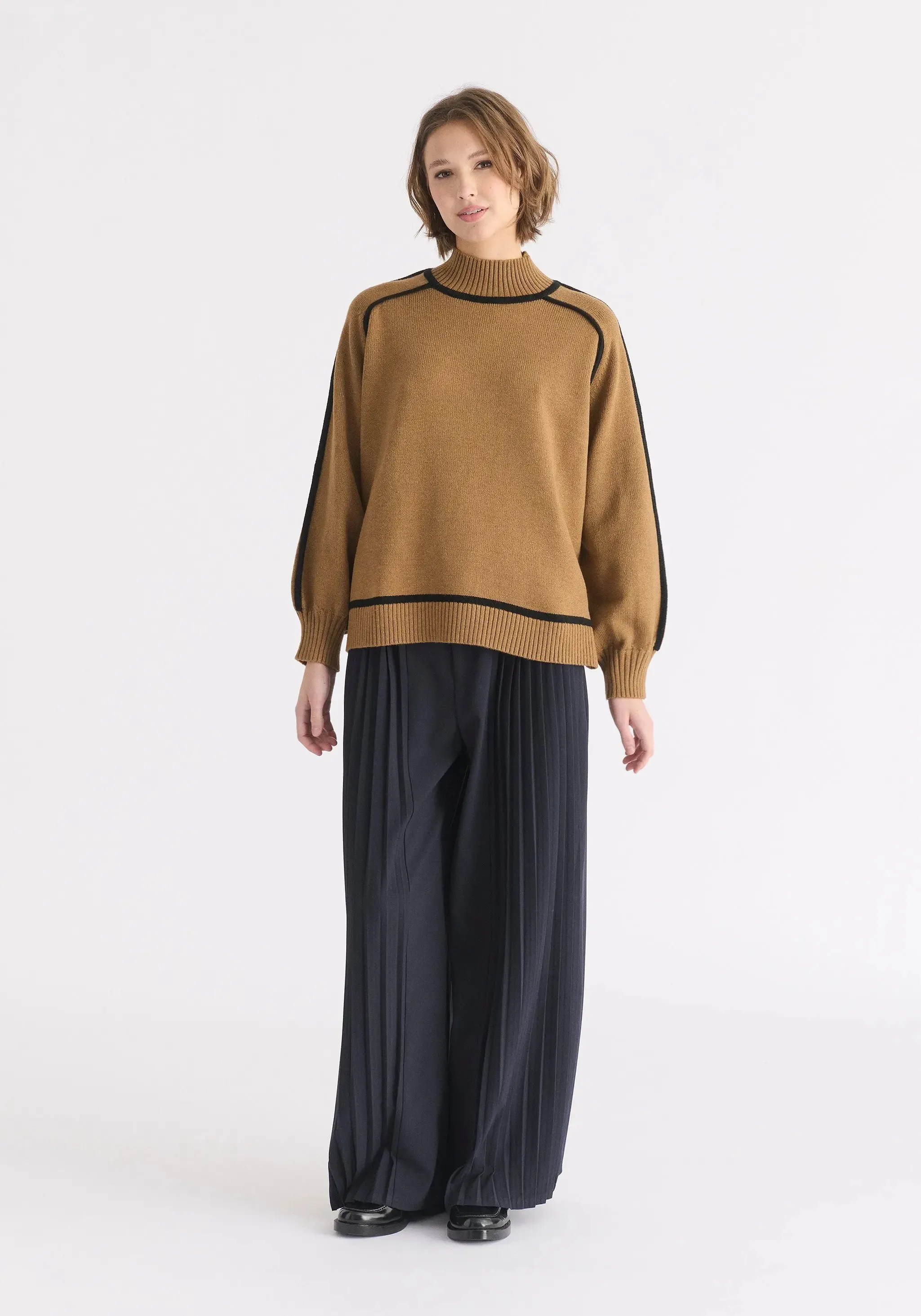 Brown and Black Contrast Stripe Piping Mock Neck Jumper