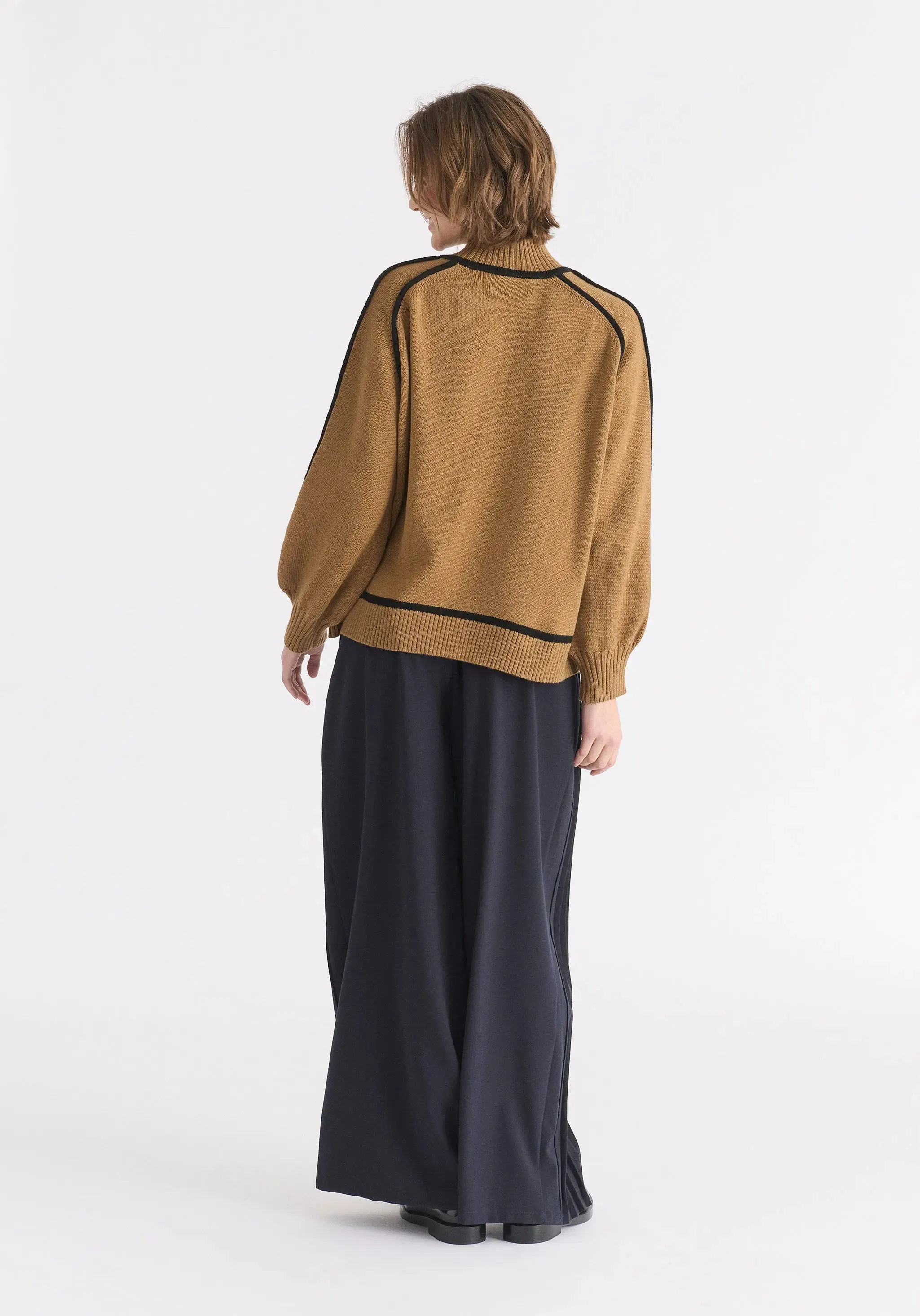 Brown and Black Contrast Stripe Piping Mock Neck Jumper