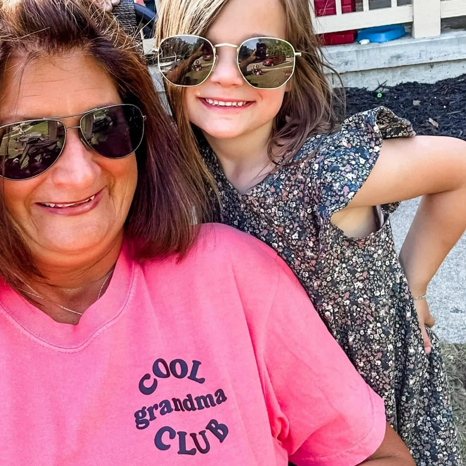 COOL Grandma CLUB - Pocket Design - SHORT SLEEVE COMFORT COLORS TEE
