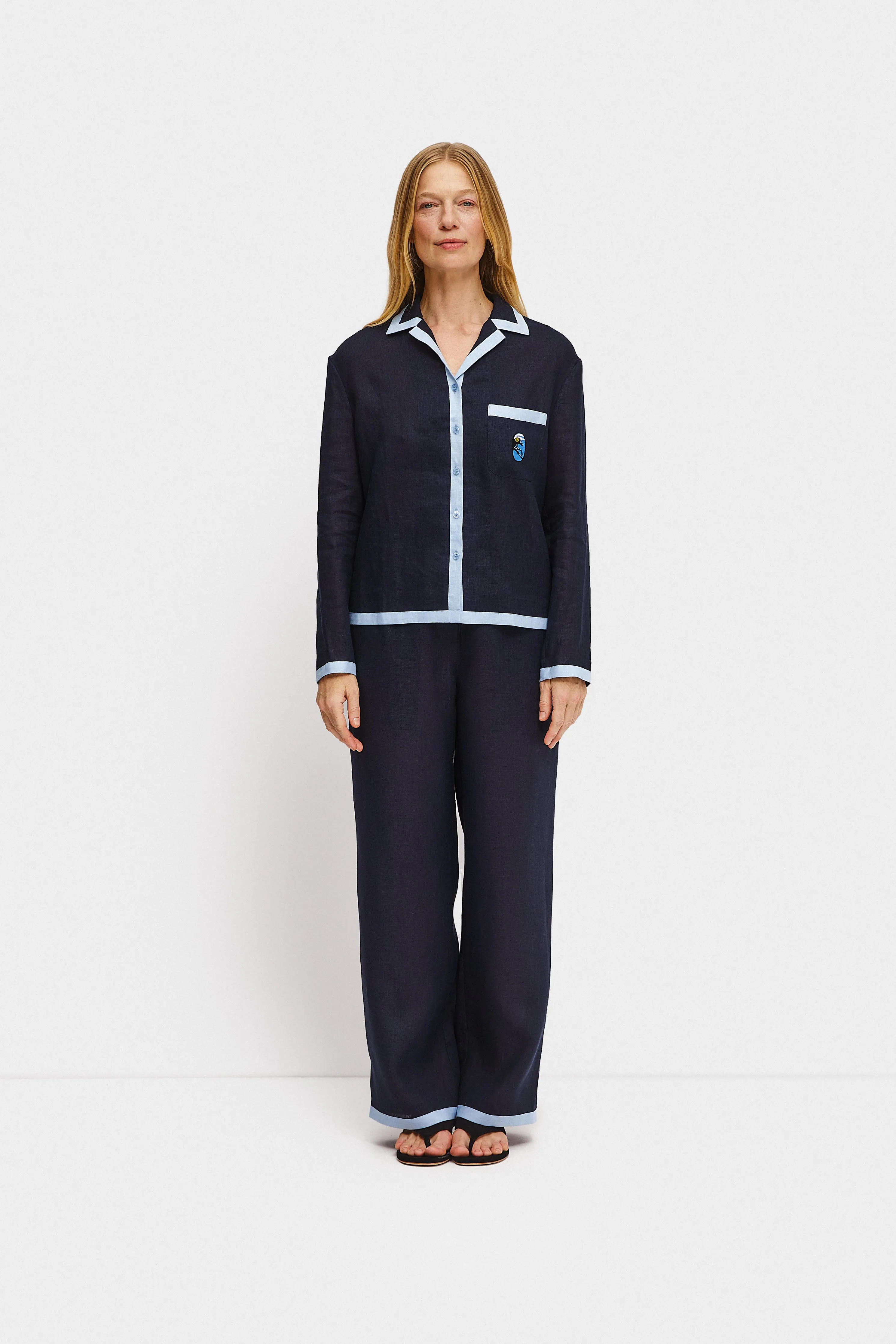 Garrick Embroidered Linen Shirt in Navy